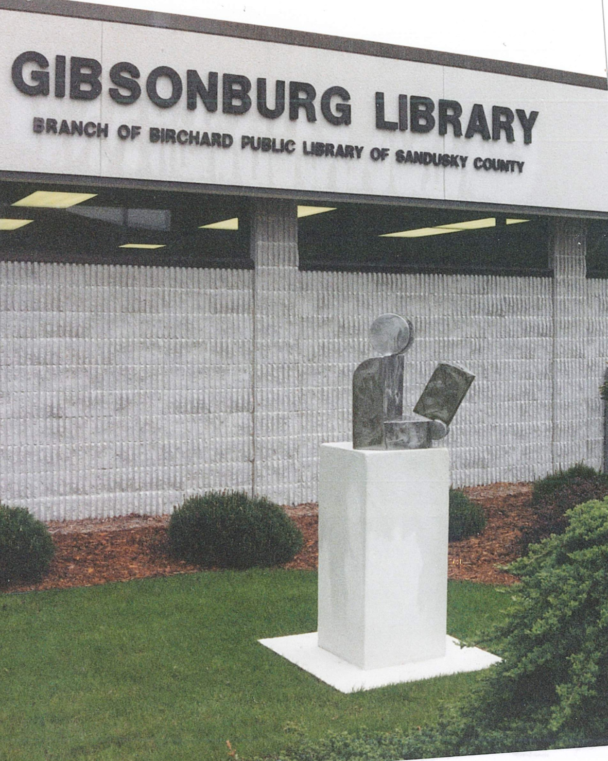 Gibsonburg Reading Statue 1998